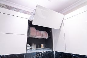 Кухонные фасады hi-tech
